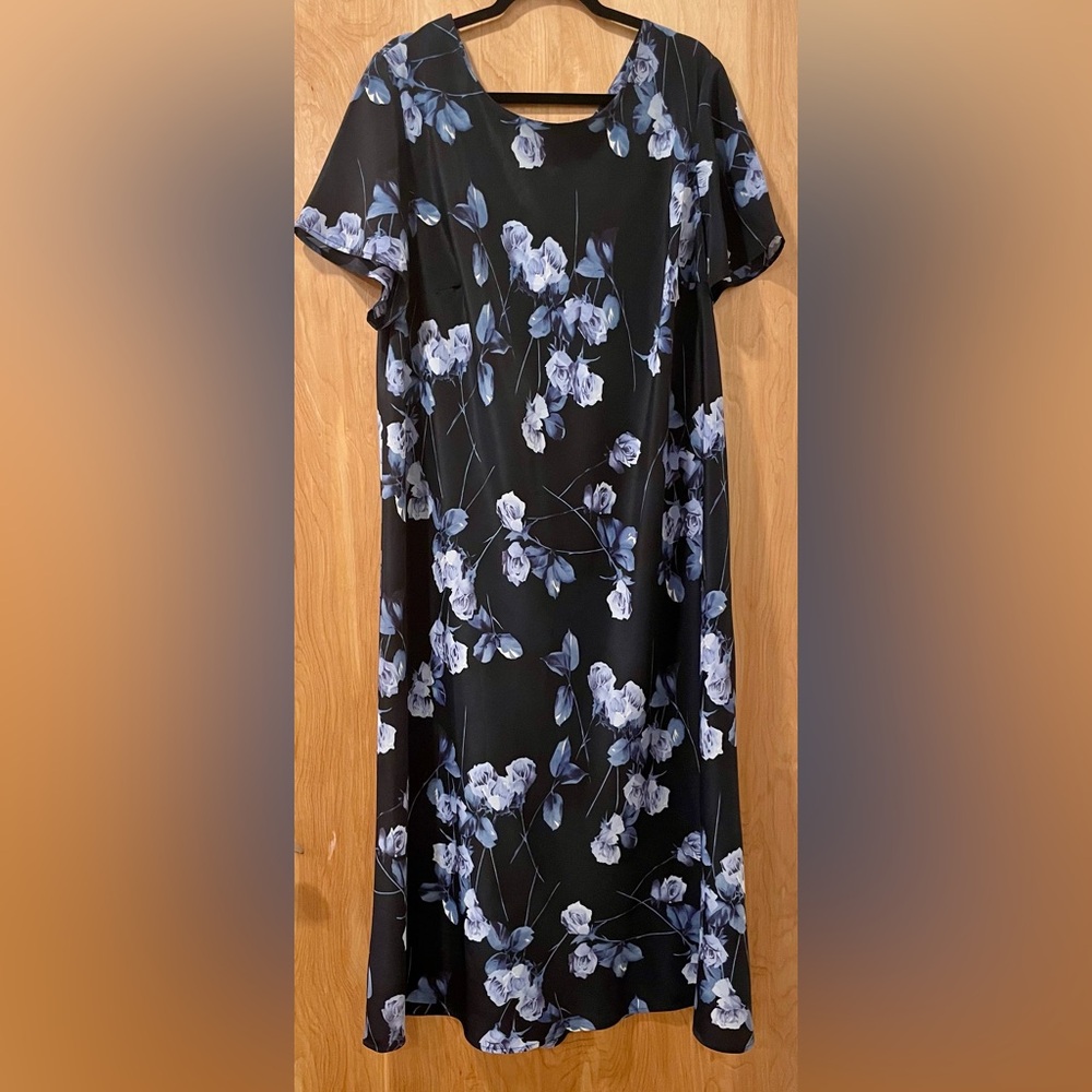 White Stag Elegant Black and Blue Floral Midi Dress